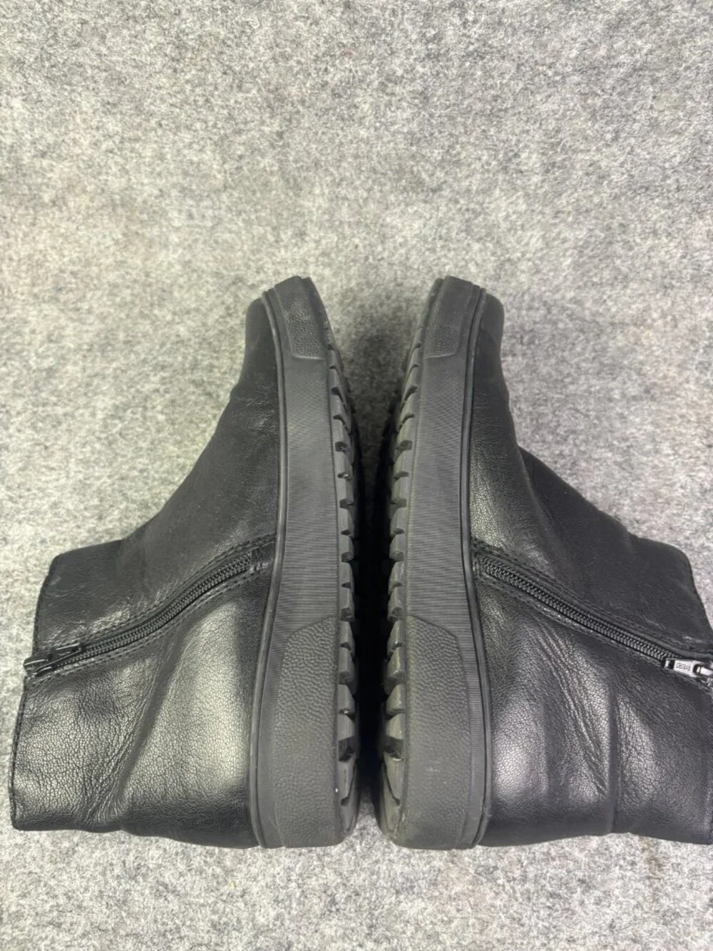 Chelsea Crew Black Label Boots‎ Womens Size 8.5 Black Leather Ankle Zip Booties